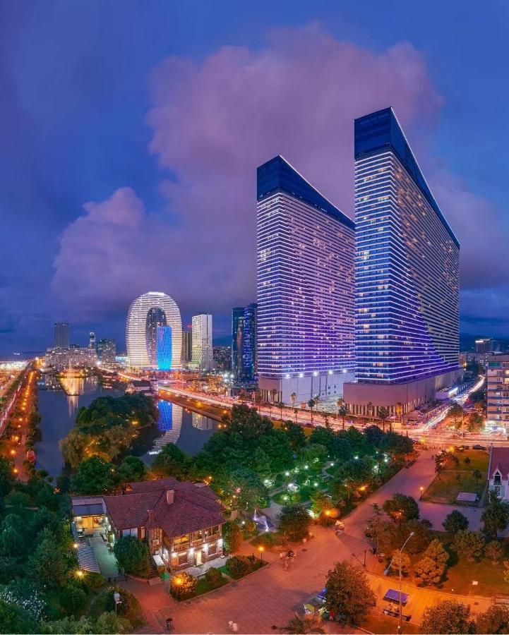Orbi City Batumi With Sea View Bagian luar foto