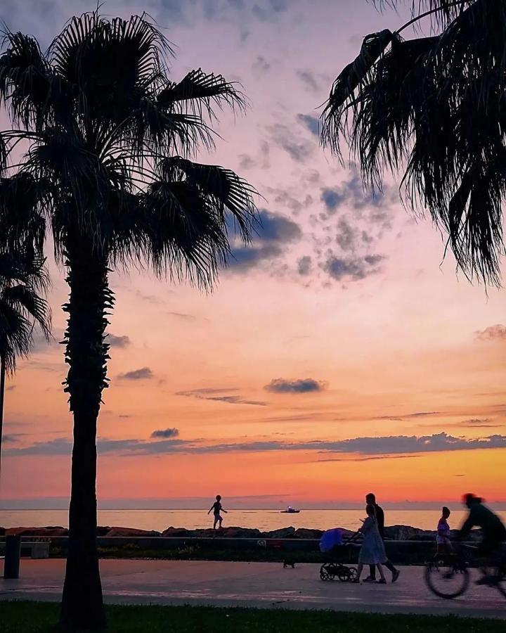 Orbi City Batumi With Sea View Bagian luar foto