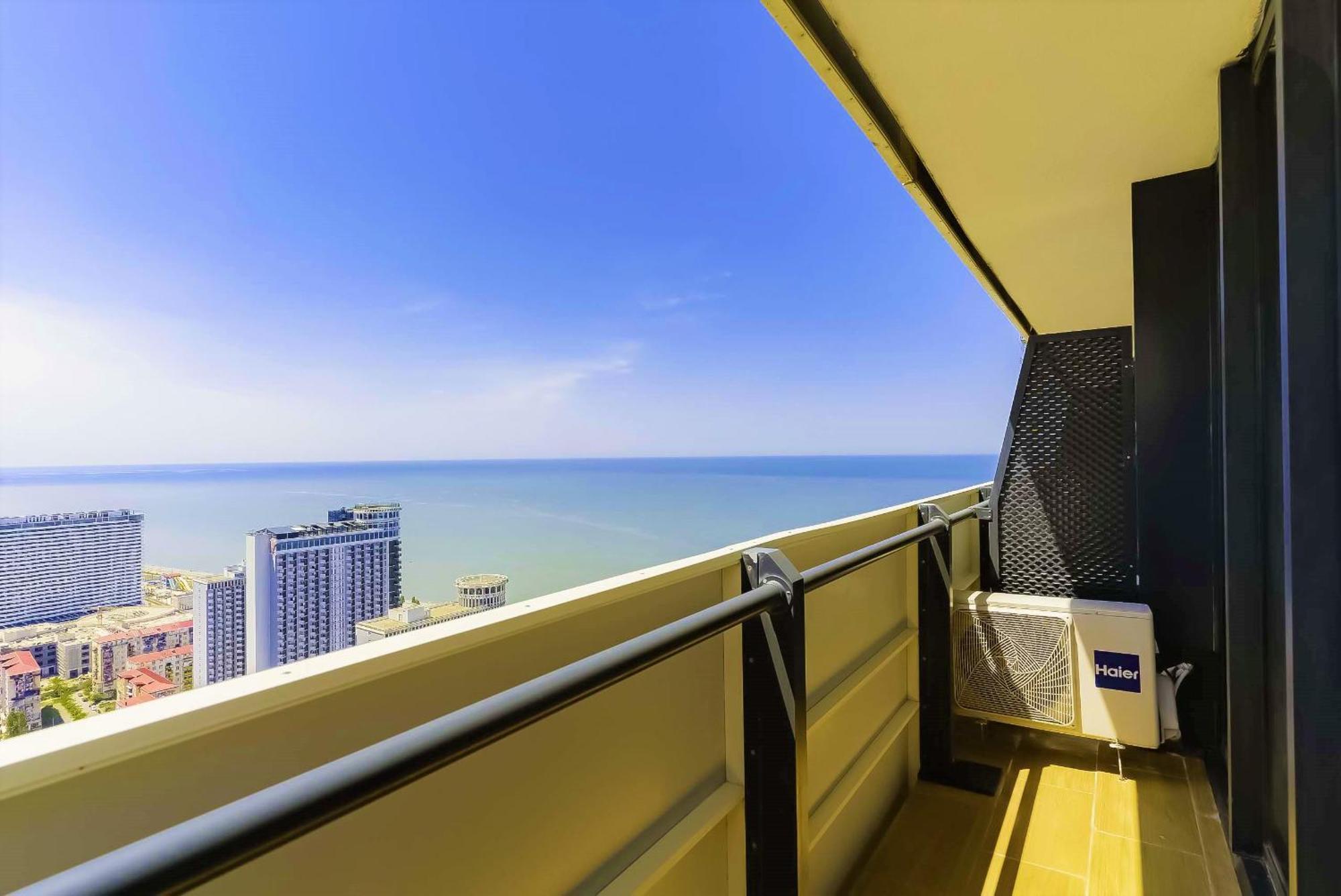Orbi City Batumi With Sea View Bagian luar foto